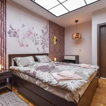 • Kanso Japan • 2-bdr Flat With Balcony Apartment *