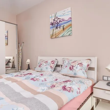 • Kanso Japan • 2-bdr Flat With Balcony * Sofia